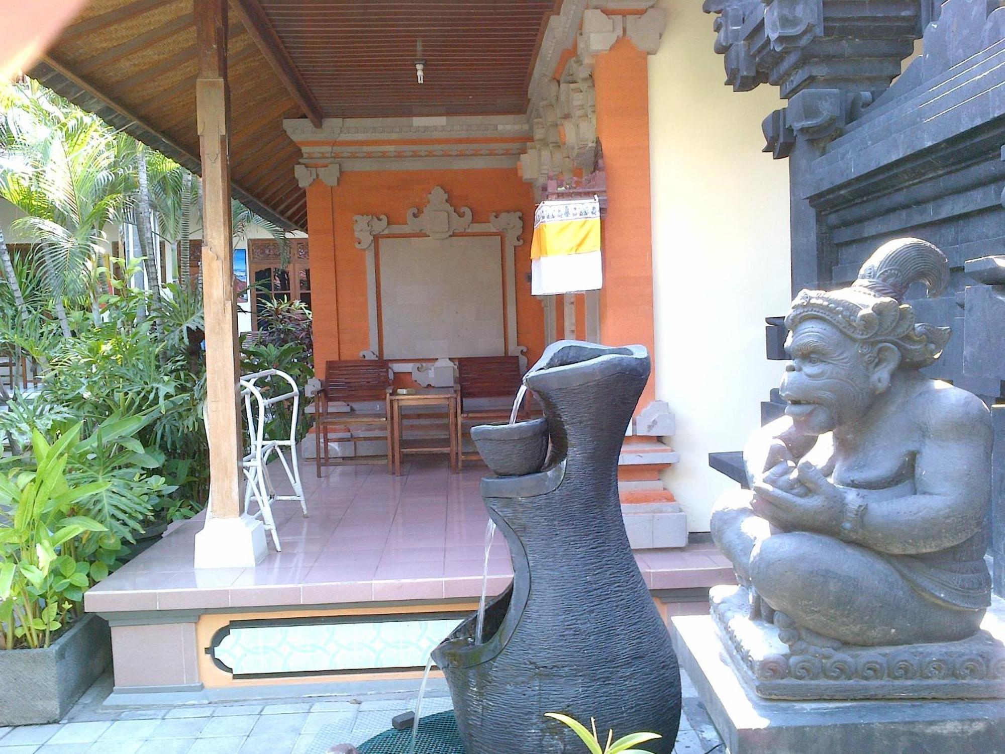 Adus Beach Inn Legian  Exterior photo