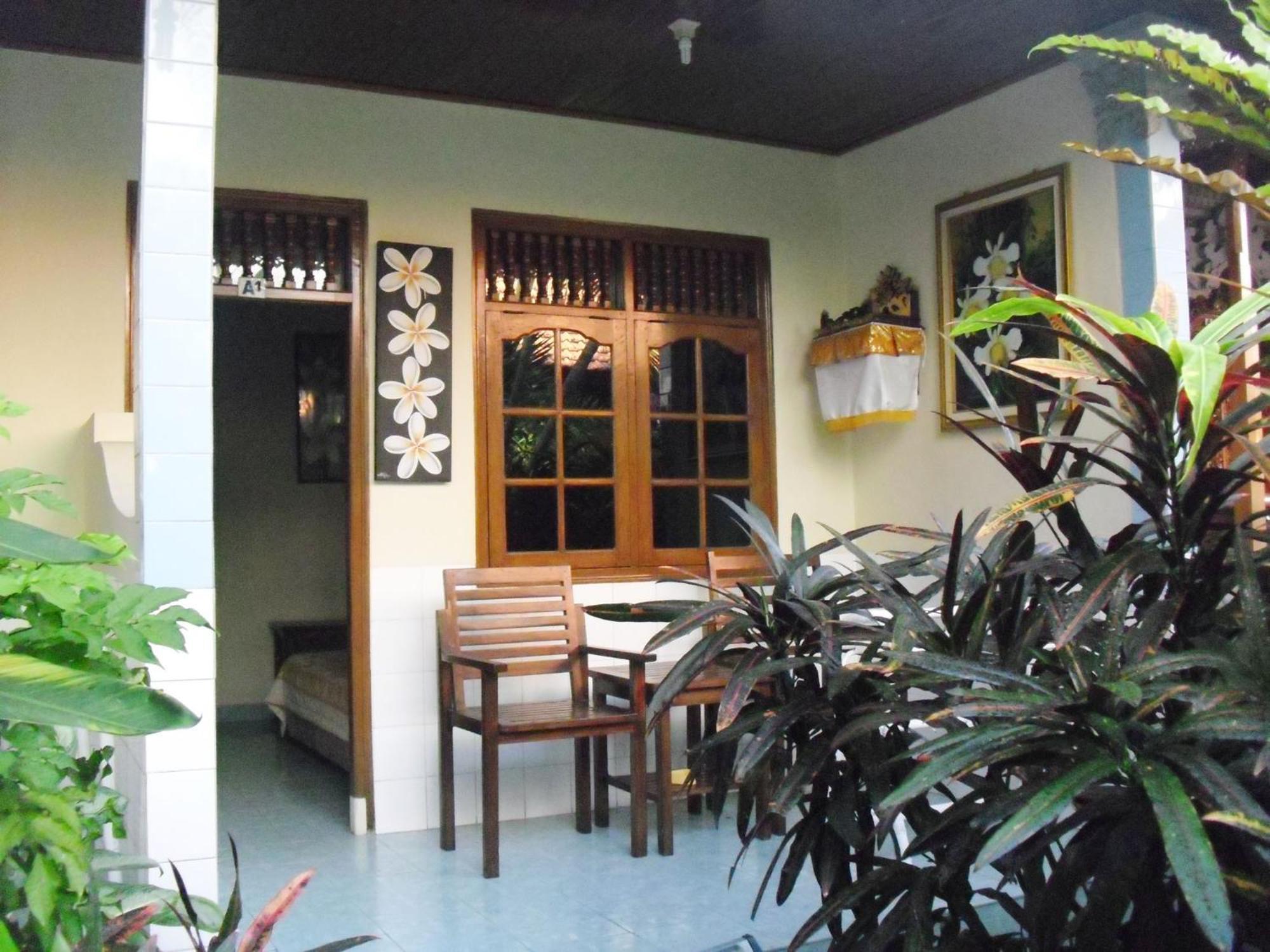 Adus Beach Inn Legian  Exterior photo