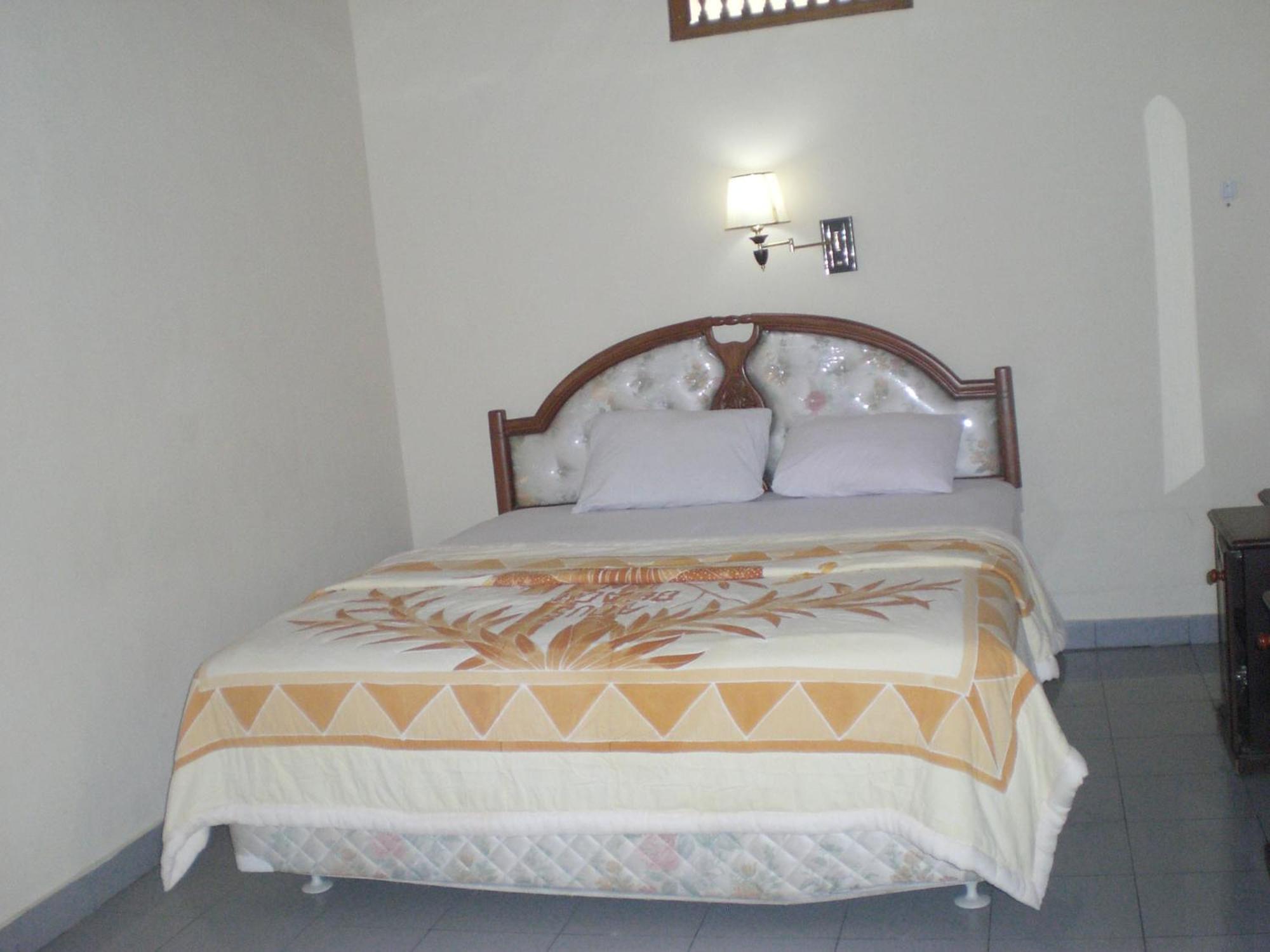 Adus Beach Inn Legian  Exterior photo