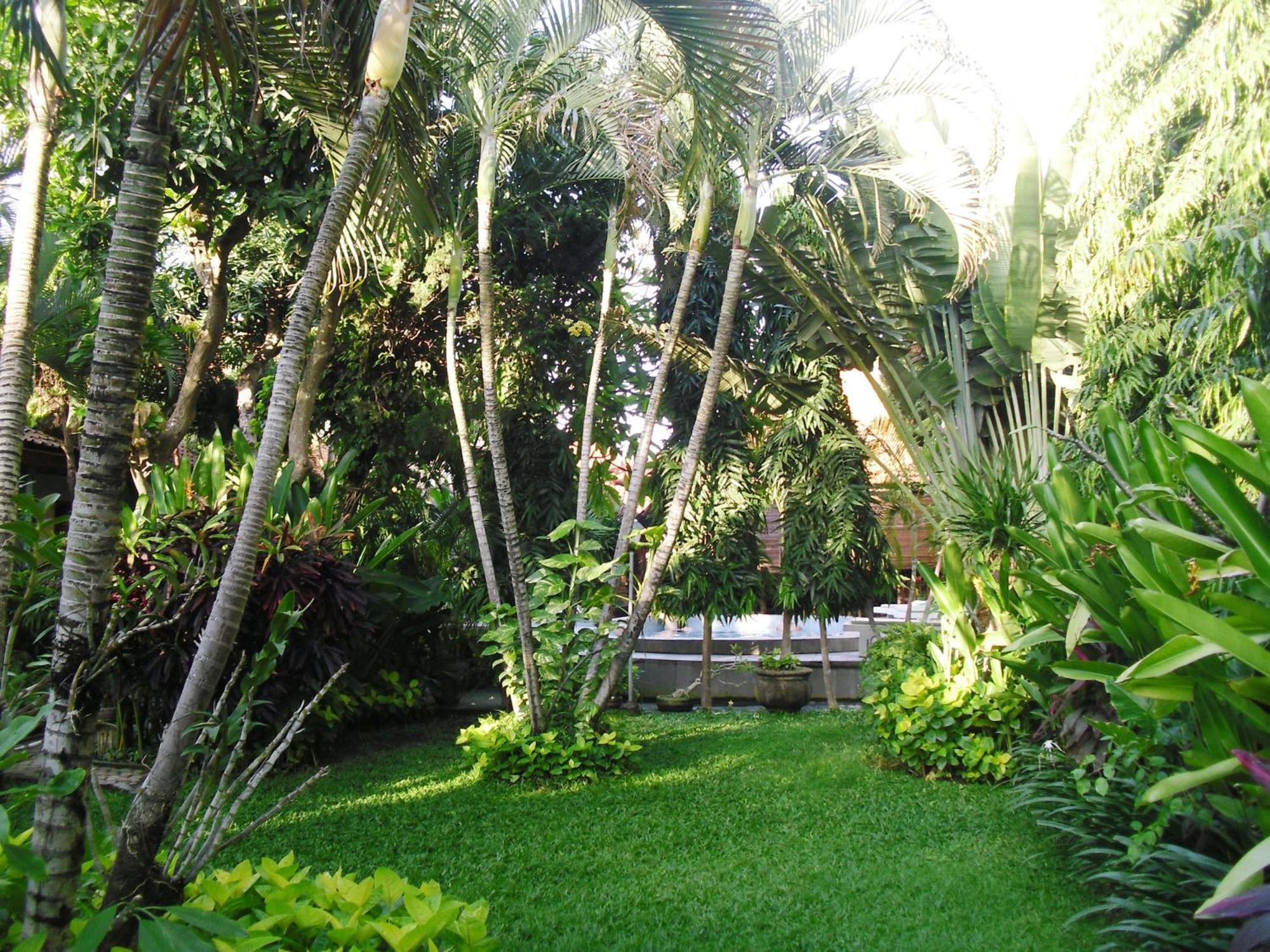 Adus Beach Inn Legian  Exterior photo