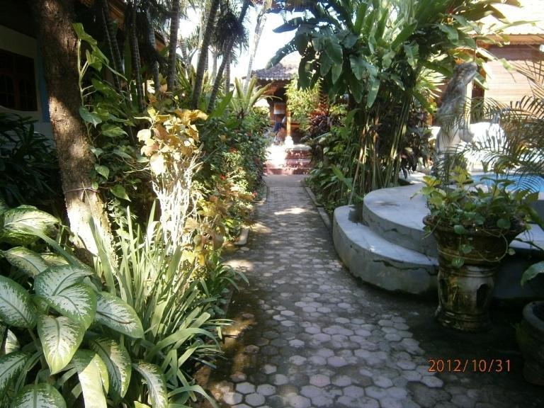 Adus Beach Inn Legian  Exterior photo