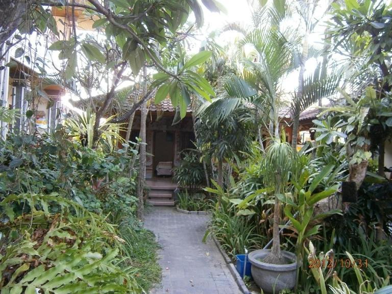 Adus Beach Inn Legian  Exterior photo